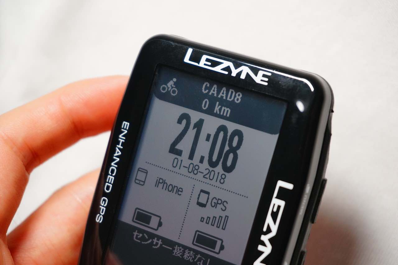 購入したLEZYNE MEGA XL GPS(レザイン メガ XL GPS)の正面右斜め上から見た写真